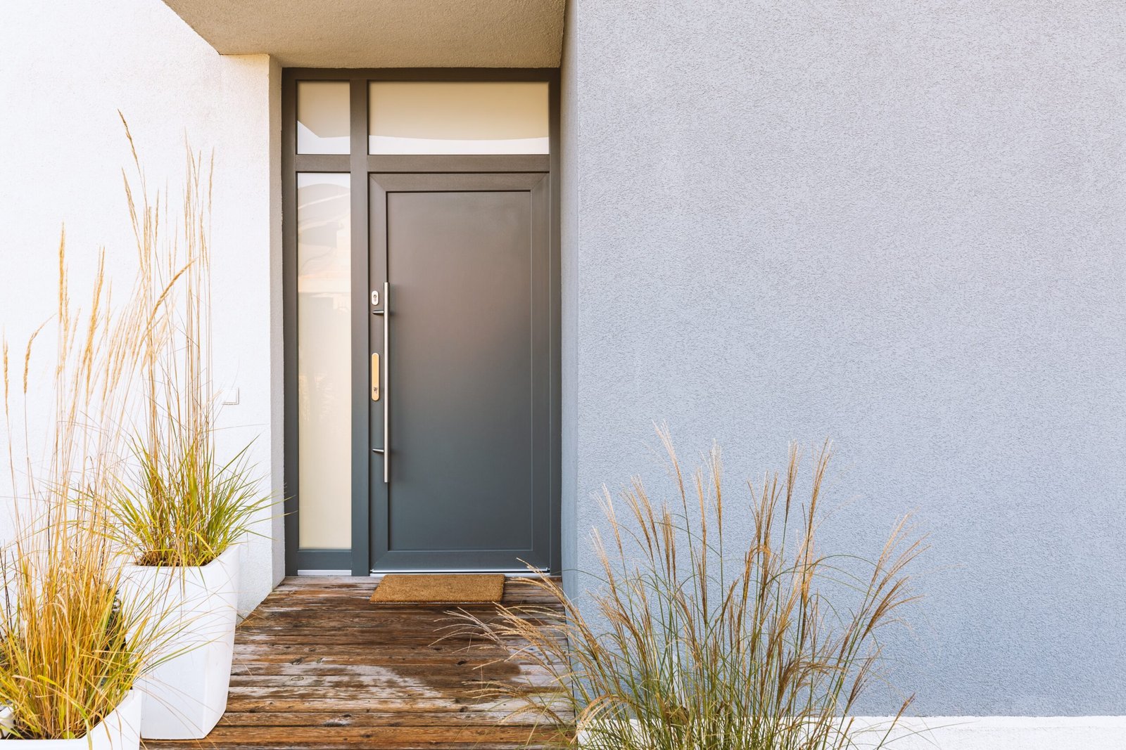 Aluminium Doors vs Wooden Doors